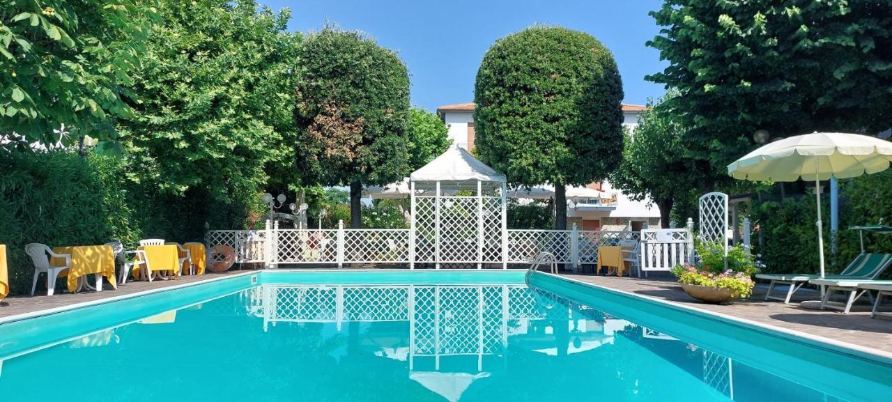 Hotel Garden B&B Marotta Zewnętrze zdjęcie