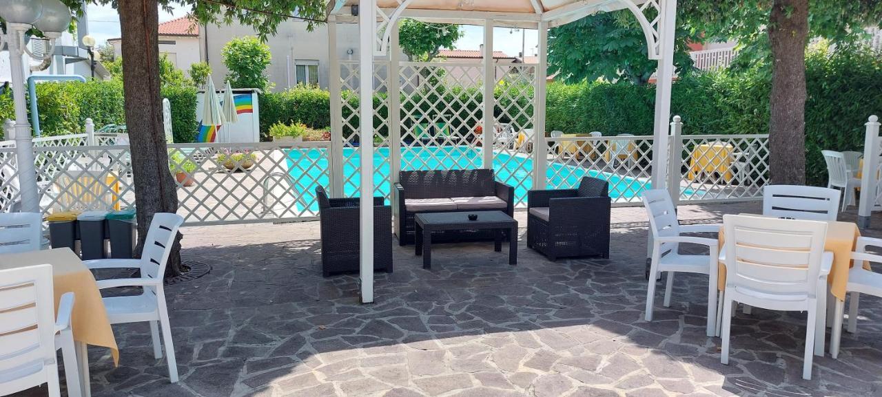 Hotel Garden B&B Marotta Zewnętrze zdjęcie